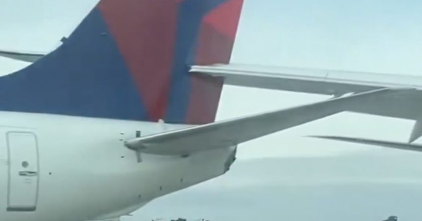 video doua avioane de pasageri s au ciocnit pe aeroportul din seattle momentul a fost filmat 67a49ed468394