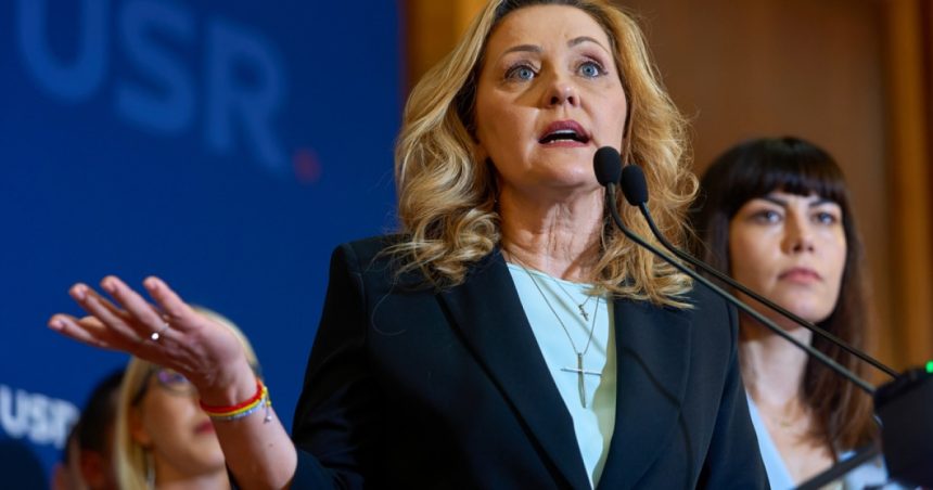 video elena lasconi vrea formarea unui task force de aparare european ce propuneri a facut usr la consultarile de la cotroceni 67bf189f63261