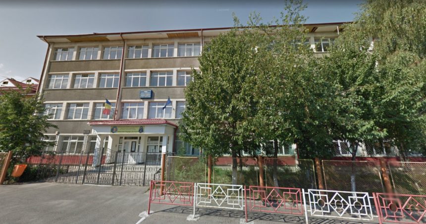 video elevii unui liceu din targu neamt supravegheati audio video inclusiv in toalete directorul avea acces pe telefon la imagini 67a613252f7dd