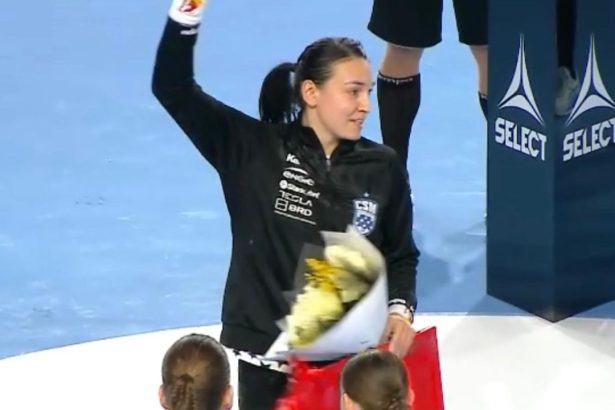 video exclusiv cristina neagu ovationata la bistrita noua goluri in gloria csm bucuresti si un cadou surpriza 67c2215b8cdae