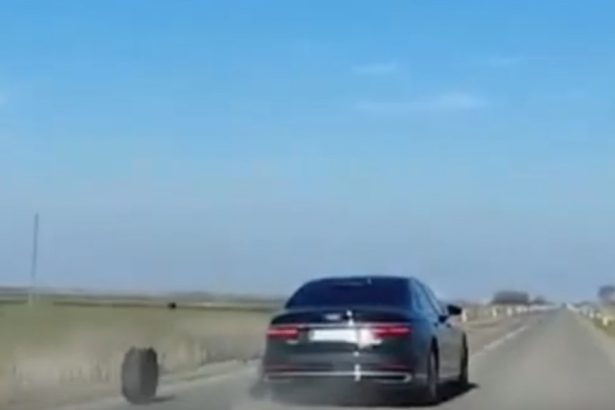 video momentul in care masina presedintelui serbiei ramane fara o roata in mers 67ab4f037c3c5