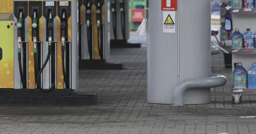 Noi scumpiri la pompă. Cât costă acum un plin de benzină sau motorină 1 video noi scumpiri la pompa cat costa acum un plin de benzina sau de motorina 67bb082b26efb