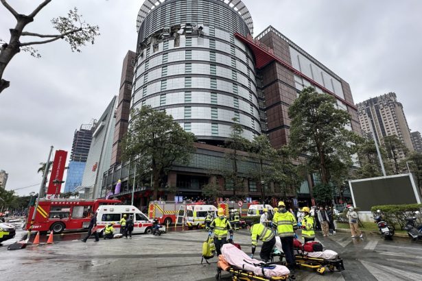 video patru persoane au murit si 24 au fost ranite intr o explozie puternica dintr un centru comercial din taiwan ce a produs deflagratia 67adbd3bdfdc6