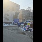 Ploieștiul e sufocat de gunoaie. Nu s-au mai ridicat deșeuri de șase zile, primarul cere Guvernului să instituie starea de alertă 2 video ploiestiul e sufocat de gunoaie nu s au mai ridicat deseuri de sase zile primarul cere guvernului sa instituie starea de alerta 67bb40592d82b