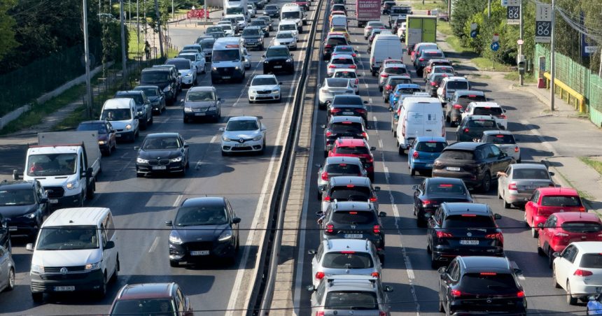 România, presată să implementeze taxa pe poluare: 8 din 10 șoferi români vor trebui să o plătească 1 video romania presata sa implementeze taxa pe poluare 8 din 10 soferi romani vor trebui sa o plateasca 67a74c5ac3470