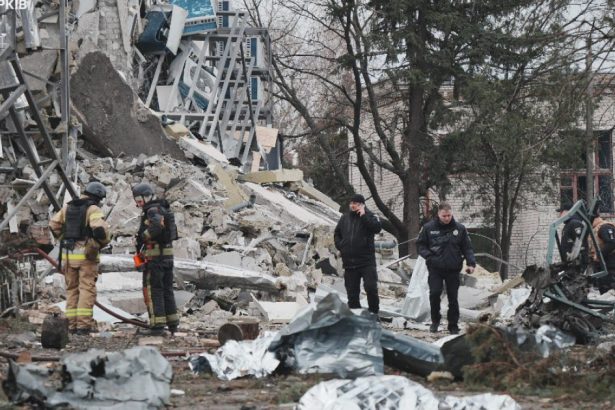 video rusia a atacat cu rachete balistice orasul ucrainean izium cel putin 5 persoane si au pierdut viata si alte zeci au fost ranite 67a2308e304ae
