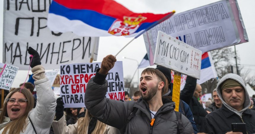 video sarbii cer in strada demisia presedintelui vucic e o revolutie 67b0e583a2638