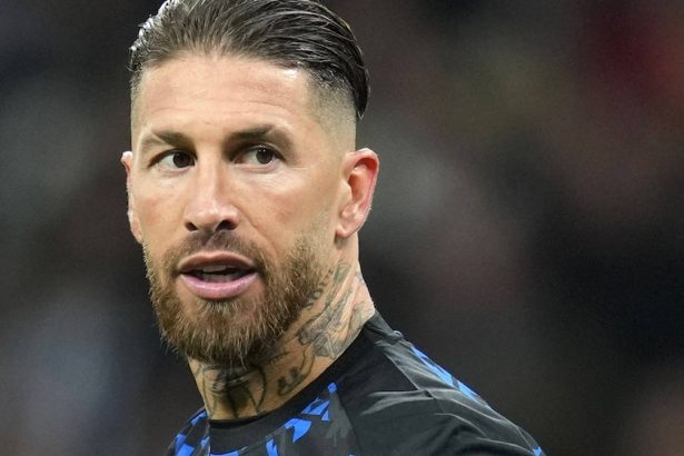 video sergio ramos prezentat ca un star de hollywood in mexic a fost adus la stadion cu escorta politiei 67ab0ba534487