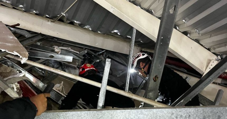 video tragedie in peru trei oameni au murit si 74 au fost raniti dupa ce un acoperis al unui mall s a prabusit cautarile continua 67b9ba6b55eaa