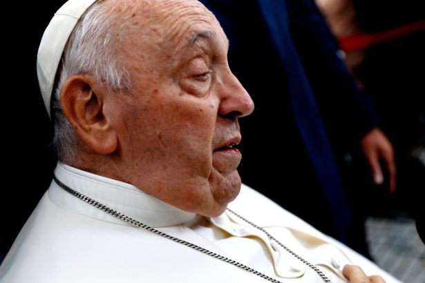 video vaticanul a anuntat ca agenda papei francisc a fost anulata pe toata saptamana din cauza bolii 67b4826ee5b44