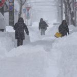 videofoto japonia se confrunta cu zapezi record in unele zone stratul a depasit trei metri transportul si activitatile obisnuite paralizate 67a7b9063ffdd