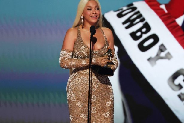 videofoto premiile grammy 2025 beyonce a castigat trofeul pentru albumul anului cu cowboy carter lista completa a castigatorilor 67a063daf0321