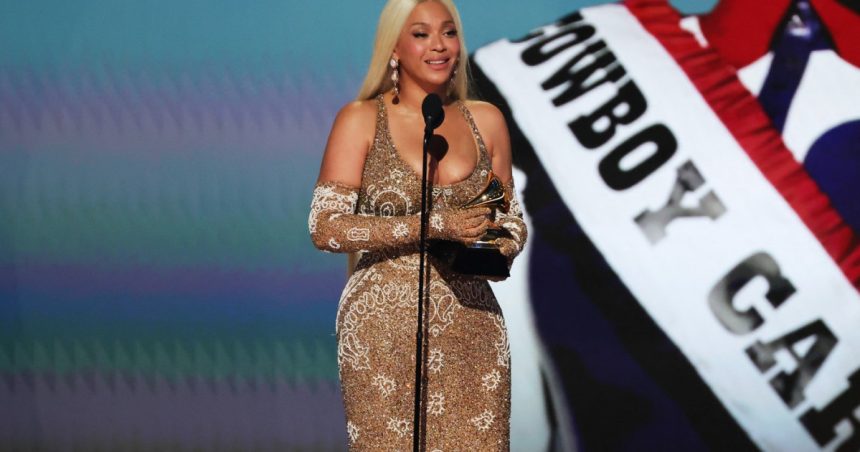 videofoto premiile grammy 2025 beyonce a castigat trofeul pentru albumul anului cu cowboy carter lista completa a castigatorilor 67a063daf0321
