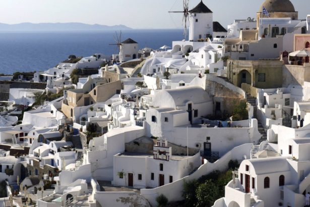 zeci de cutremure au zguduit insula santorini in ultimele zile autoritatile inchid scolile din cauza seismelor 679f5562357da