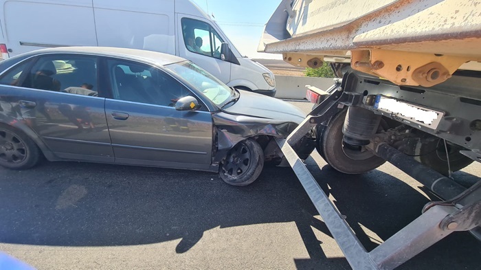Accident între două TIR-uri și un autoturism pe DN 22, lângă Baia. Traficul este BLOCAT! 1 accident intre doua tir uri si un autoturism pe dn 22 in apropiere de baia traficul este blocat 67cee8ace47a2