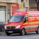 accident intre trei autoturisme si in camion in sensul giratoriu la iesirea de pe a4 in ovidiu un barbat de 33 de ani si un copil de 4 ani dusi la spital 67c55bdfbb0ce