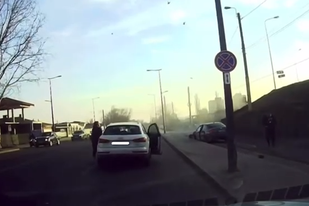 accident rutier in zona doraly un autoturism a intrat intr un stalp 67cdd2f2242b2