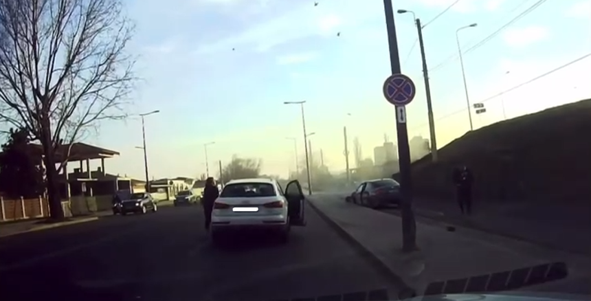 accident rutier in zona doraly un autoturism a intrat intr un stalp 67cdd2f2242b2