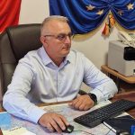 Adrian Costache, primarul comunei Mihai Viteazu, afirmă că nu va permite nimic și pe nimeni să-l împiedice în eforturile de a îmbunătăți calitatea vieții locuitorilor. 2 adrian costache primarul comunei mihai viteazu spune ca nimic si nimeni nu il va opri sa imbunatateasca calitatea vietii locuitorilor 67d75d5c98f10