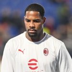 afara cu golanii din fotbal mike maignan portarul lui milan sanctionat drastic dupa ce a injurat arbitrul 67c771e7b5f9f