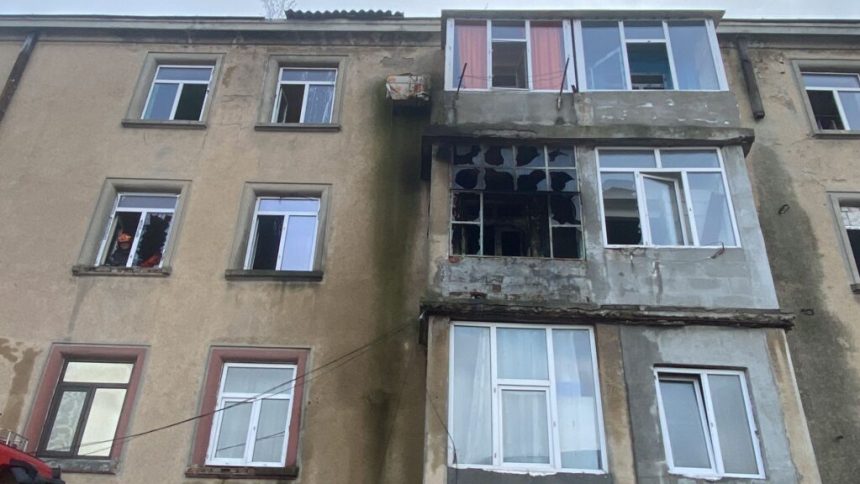 alerta in tomis nord incendiu intr un apartament de pe strada cismelei mai multi locatari au fost evacuati 67d6ab01bc4c0
