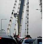 ALERTĂ la Agigea! Un bărbat amenință că se aruncă de pe podul din localitate 2 alerta la agigea un barbat ameninta ca se arunca de pe pod 67e0f437064c1