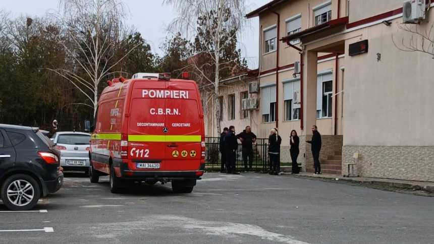 Alertă la școala din Cuza Vodă din cauza unui miros puternic, probabil de la produsele de curățenie; evacuarea a 260 de elevi și 15 cadre didactice. 1 alerta la scoala din cuza voda dupa ce a fost semnalat un miros puternic probabil de la produsele de curatenie 260 de elevi si 15 cadre didactice evacuate 67d166e22b62a