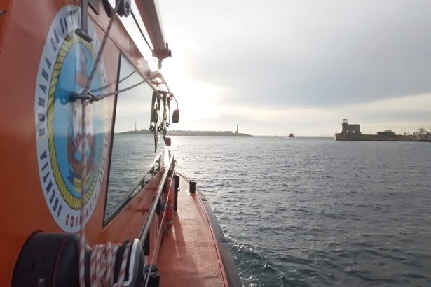 alerta pe mare in rada exterioara a portului constanta un marinar a fost salvat de echipajul navei artemis din cadrul arsvom 67cdbdda1364a