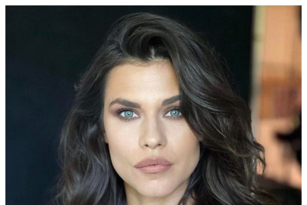 ana ularu incearca sa si faca singura toate cascadoriile din film asa simt ca rimez cu personajul pe care l am creat video exclusiv 67e5ab02660bc