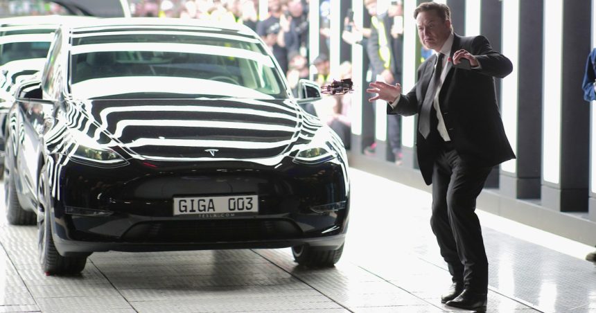 Analiză: Tesla, compania lui Elon Musk, printre cei mai puțin afectați de tarifele de 25% impuse de Donald Trump. Cum se compară ceilalți producători. 1 analiza compania tesla a lui elon musk printre cel mai putin afectate de tarifele de 25 impuse de donald trump cum stau ceilalti producatori 67e59111ab648