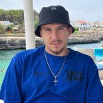 Andrei Rațiu își împărtășește experiența în Spania: "Mama este chelneriță. A înfruntat de trei ori cancerul, dar rămâne hotărâtă să muncească" 2 andrei ratiu isi spune povestea in spania mama e chelnerita a trecut de trei ori prin cancer dar tot e disperata sa munceasca 67cf1f4a3d0a5