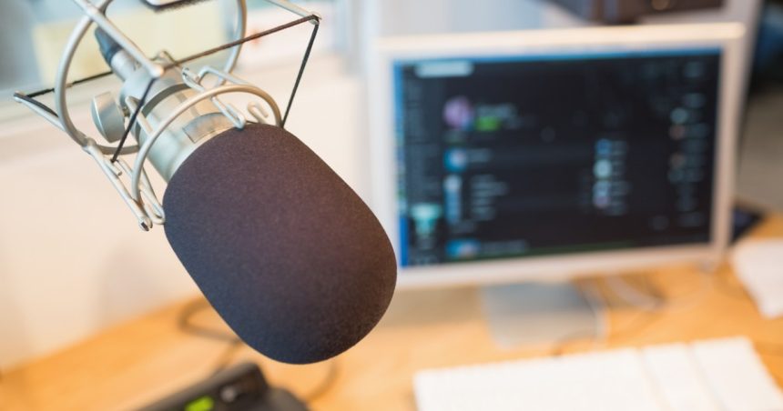 Angajaţii postului de radio Vocea Americii au primit notificări de concediere duminică, după anunțul administrației Trump. 1 angajatii postului de radio vocea americii au primit mail de concediere duminica dupa anuntul administratiei trump 67d7dbb8579ee