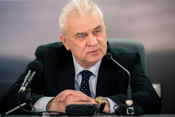 anghel iordanescu a venit cu replica pentru mircea lucescu dupa ce selectionerul l a intepat pe edi 67e570318cff1