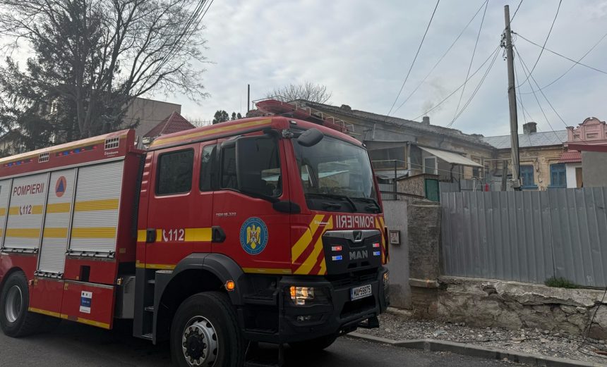 arde o casa din tulcea o batrana de 83 de ani se afla in imobil 67dad7b5f25b9