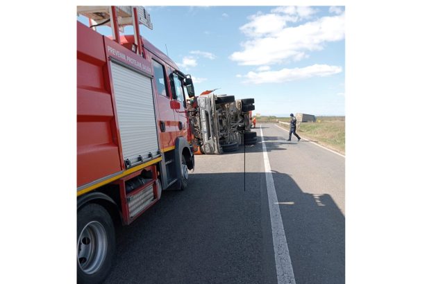 basculanta rasturnata in sant pe dn22 circulatia se desfasoara pe o singura banda vezi aici zona afectata 67d96a101e3a7