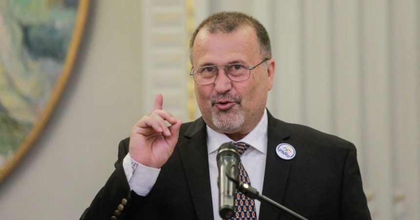 BEC a sesizat procurorii în legătură cu semnăturile candidatului independent John-Ion Banu-Muscel 1 bec a sesizat procurorii cu privire la semnaturile depuse de candidatul independent john ion banu muscel 67d586ed79177