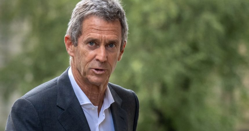 Beny Steinmetz evită extrădarea în România, fiind eliberat din arest de Curtea supremă din Grecia, conform unor surse Reuters. 1 beny steinmetz scapa de extradarea in romania curtea suprema din grecia l a eliberat din arest potrivit unor surse reuters 67c83e3647f6c