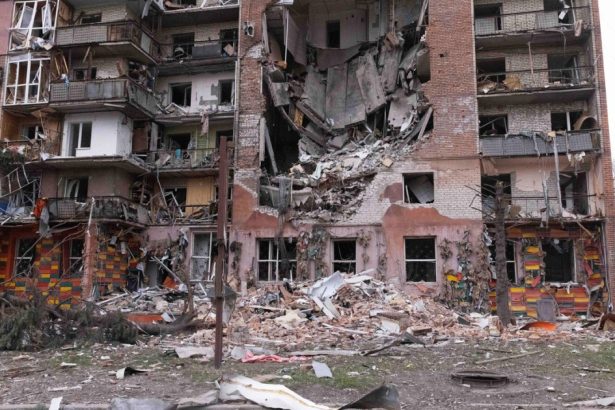 bombardamente asupra ucrainei in timpul noptii infrastructura feroviara si un spital printre tinte replica kievului 67da7738097cc