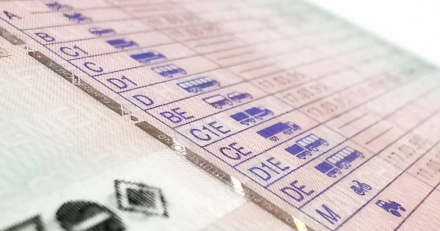 Introducerea permisului de conducere digital în Uniunea Europeană și valabilitatea acestuia de 15 ani. 1 cand va fi introdus permisul de conducere digital in uniunea europeana acesta va avea o valabilitate de 15 ani 67e2a33cf3a76