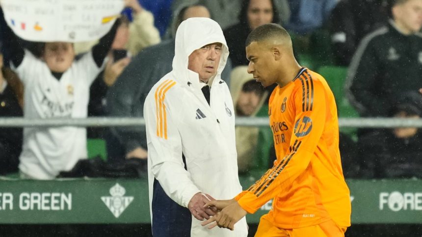 carlo ancelotti a venit cu explicatii dupa ce mbappe a fost dat disparut in meciul cu atletico nu e in cea mai buna forma 67cc6a955611d
