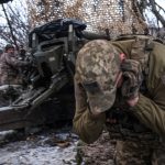 cat mai poate rezista ucraina in fata rusiei fara ajutor de la sua daca ti se taie munitia fie te retragi fie sacrifici oameni 67c7481a81c2a