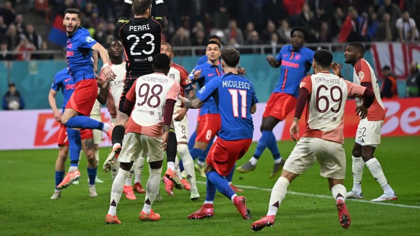 Câte schimbări a realizat FCSB după 0-1 cu Lyon la pauză 1 cate schimbari a facut fcsb dupa 0 1 cu lyon la pauza 67c9f1d2dd4e2