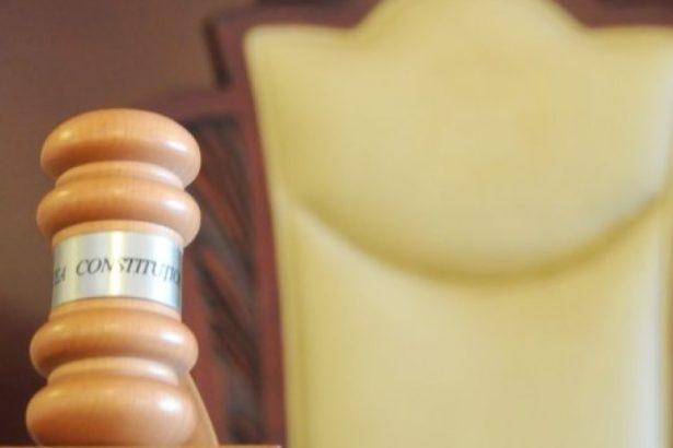 ccr declara neconstitutionala o prevedere din statutul functionarilor publici judecatorii curtii spun ca lasa loc arbitrariului 67e5a562d248b