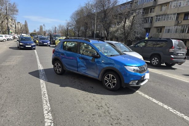 cinci masini s au ciocnit zona cora bratianu ca prin minune nimeni nu a ajuns la spital 67e28f8a52c6d