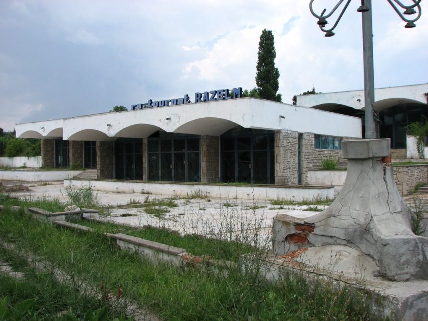 cladirile neingrijite din sudul litoralului supraimpozitate si in acest an 67e732bef1a57