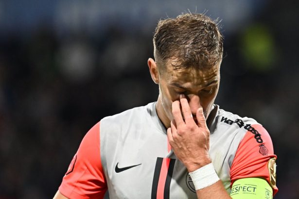confuzie la fcsb in cazul lui darius olaru mihai stoica spune un lucru gigi becali il contrazice 67d32c3ec33bd