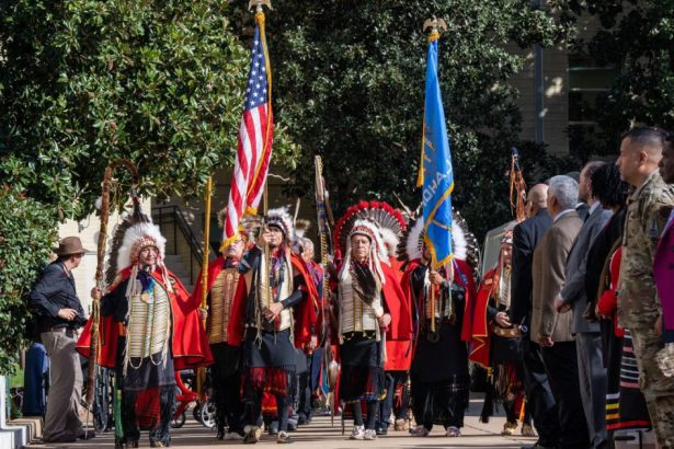 contributia militara a indienilor navajo a fost stearsa de pe site urile armatei sua importanta codului dezvoltat de acestia in razboi 67da8caf81877