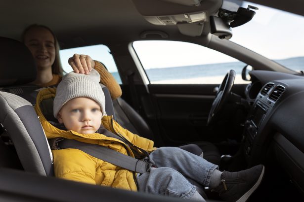 cresc amenzile pentru soferii care permit copiilor sa stea pe scaunul din fata 67d1c3ed770e2