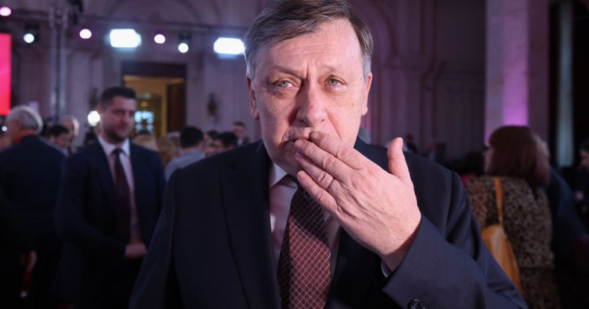 Crin Antonescu: „Când voi ajunge preşedinte, unii nu vor mai activa în politică în România” 1 crin antonescu atunci cand voi fi presedinte unii nu vor mai face politica in romania 67decadd0e1cc