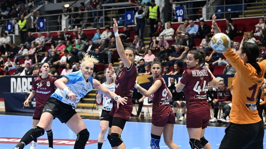 Crina Pintea a împărtășit tot ce a simțit după meciul Rapid - CSM București 24-34 în Liga Campionilor la handbal feminin 1 crina pintea a spus tot ce a simtit dupa rapid csm bucuresti 24 34 in liga campionilor la handbal feminin 67dfc0b863ecf